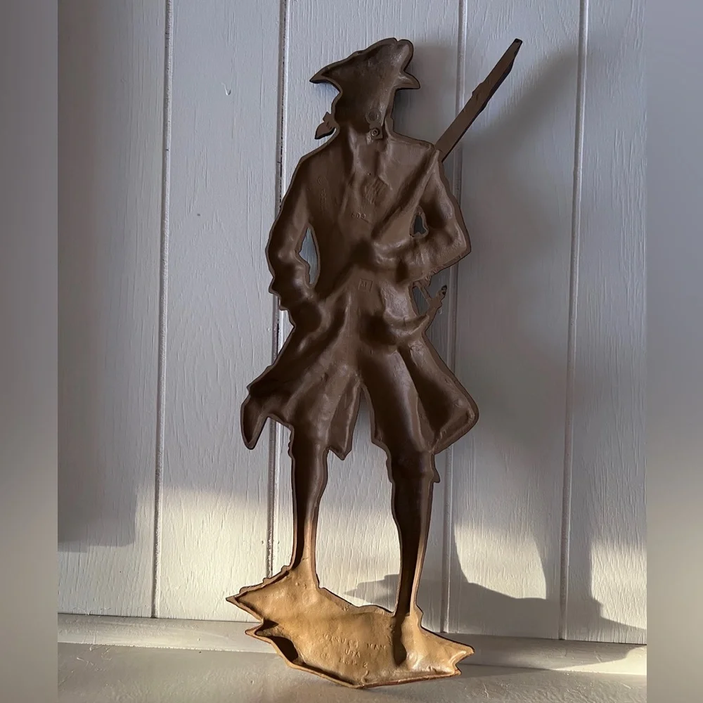 Colonial Soldier Wall Decor in Green and Brown, 1960s, Cast Metal 🇺🇸Made